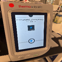 Thermo KinGFisher Apex DNA/RNA Purification System image 1